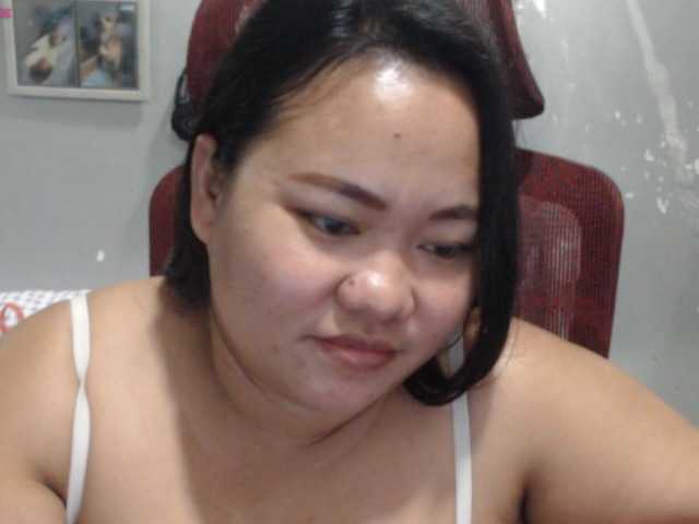 BubbleButtPinay live cam preview