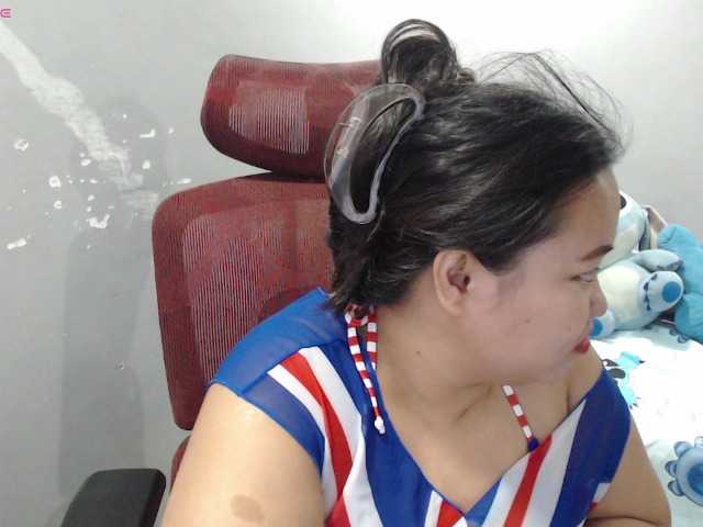 BubbleButtPinay live webcam show