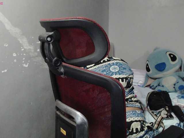 BubbleButtPinay live webcam show