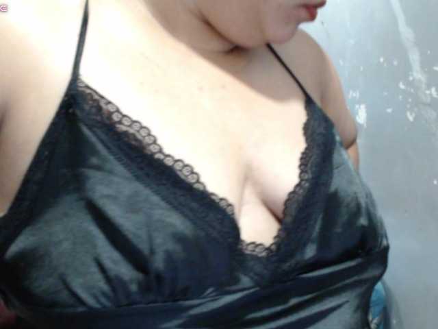 BubbleButtPinay live cam on BongaCams