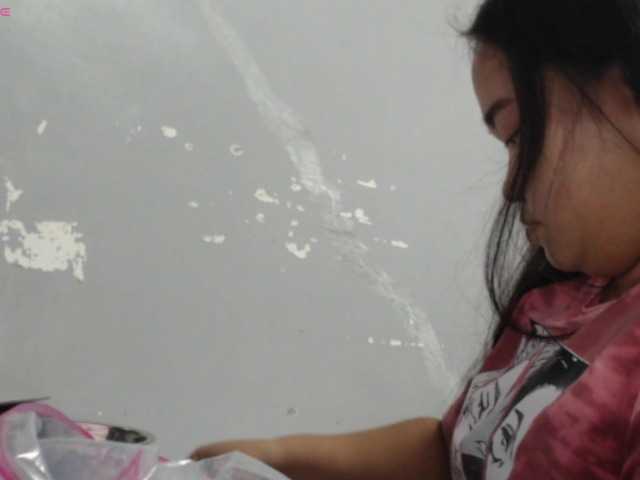 BubbleButtPinay — live female cam