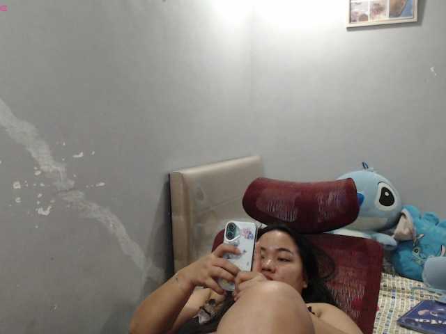 BubbleButtPinay live webcam show