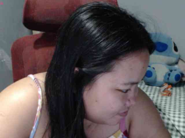 BubbleButtPinay webcam