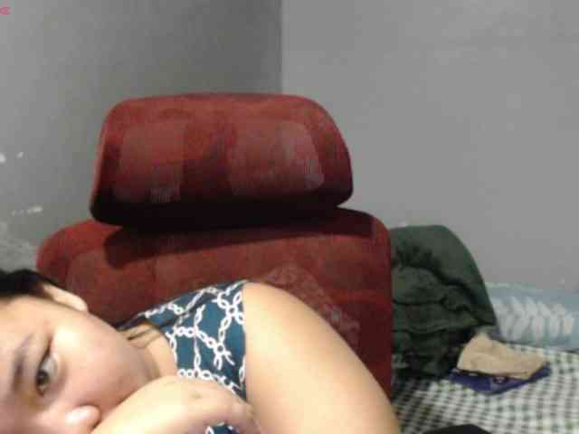 BubbleButtPinay webcam