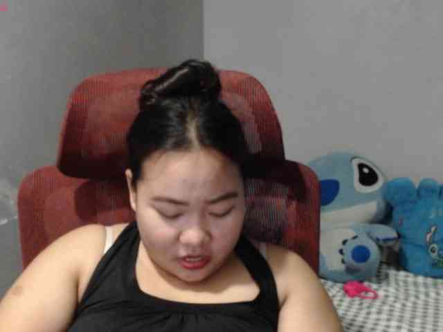 BubbleButtPinay webcam