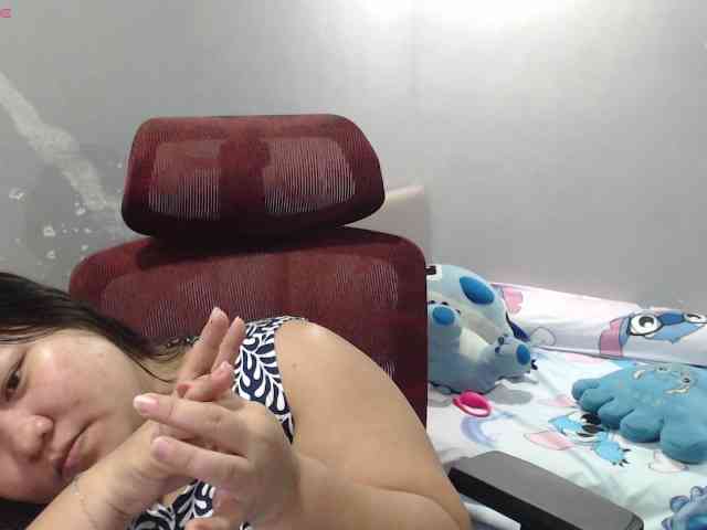 BubbleButtPinay webcam