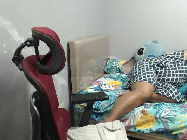 BubbleButtPinay webcam