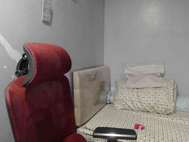 BubbleButtPinay webcam