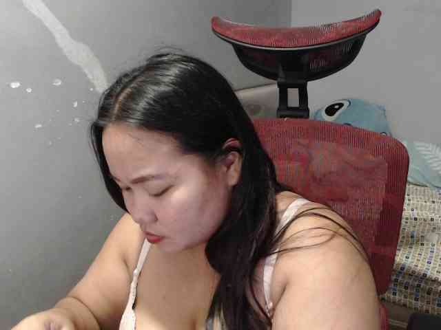 BubbleButtPinay webcam