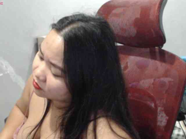BubbleButtPinay webcam