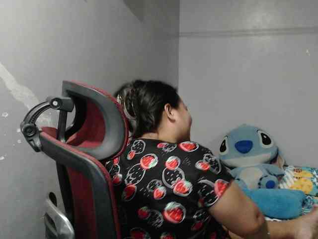 BubbleButtPinay webcam