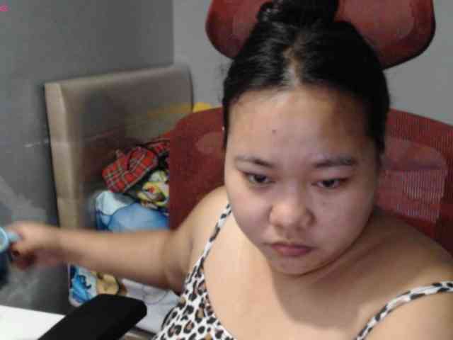 BubbleButtPinay webcam