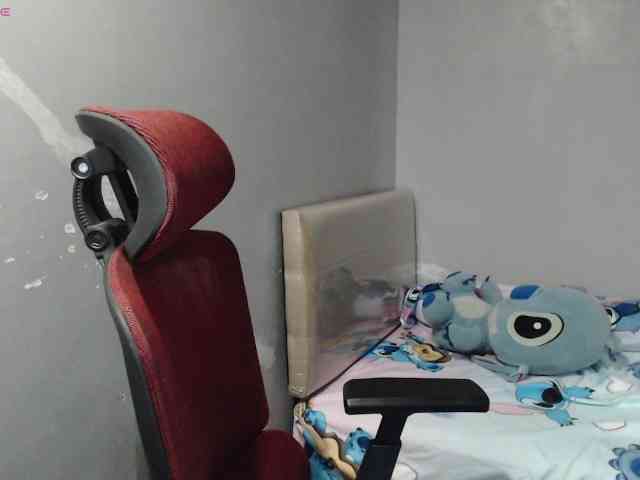 BubbleButtPinay webcam