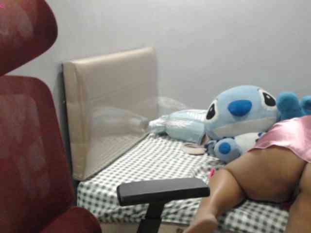 BubbleButtPinay webcam