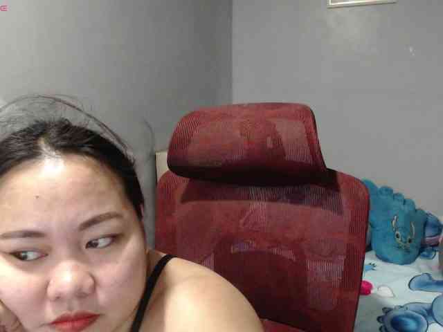 BubbleButtPinay webcam