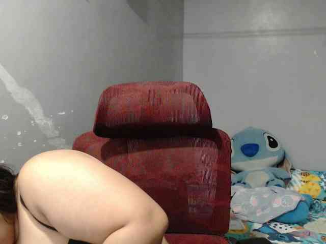 BubbleButtPinay webcam