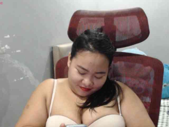 BubbleButtPinay webcam