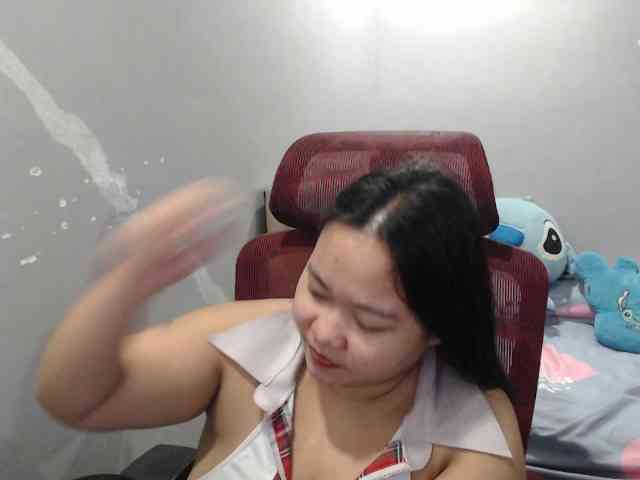 BubbleButtPinay webcam