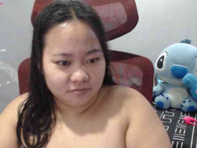 BubbleButtPinay webcam