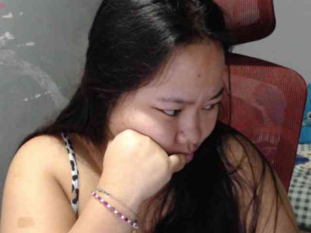 BubbleButtPinay webcam