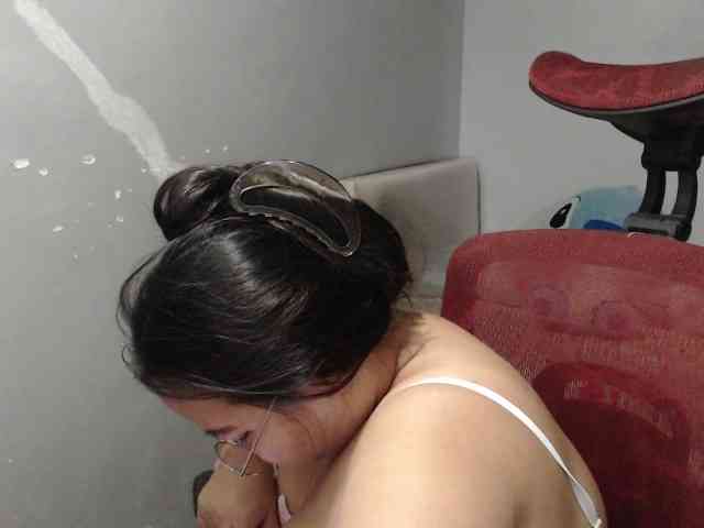 BubbleButtPinay webcam