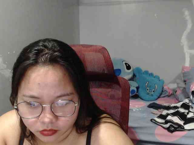 BubbleButtPinay webcam