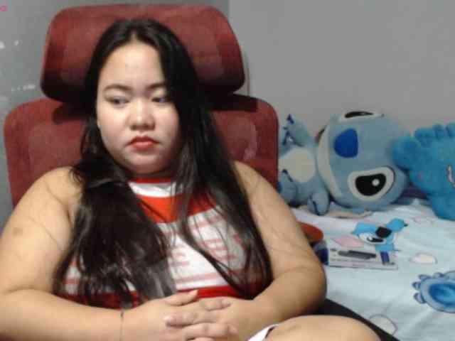 BubbleButtPinay webcam