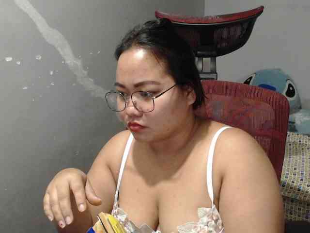 BubbleButtPinay webcam