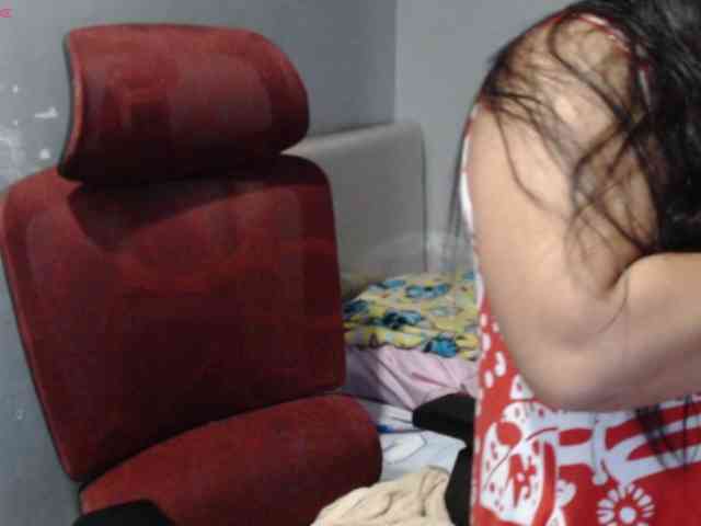 BubbleButtPinay webcam