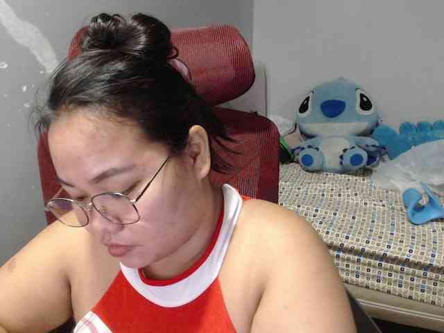 BubbleButtPinay webcam