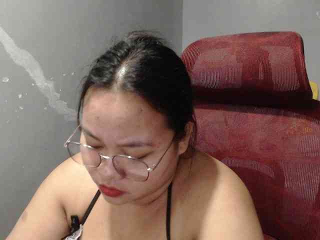 BubbleButtPinay webcam