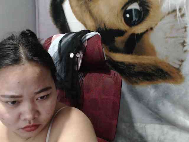 BubbleButtPinay webcam