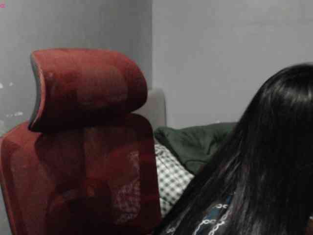 BubbleButtPinay webcam