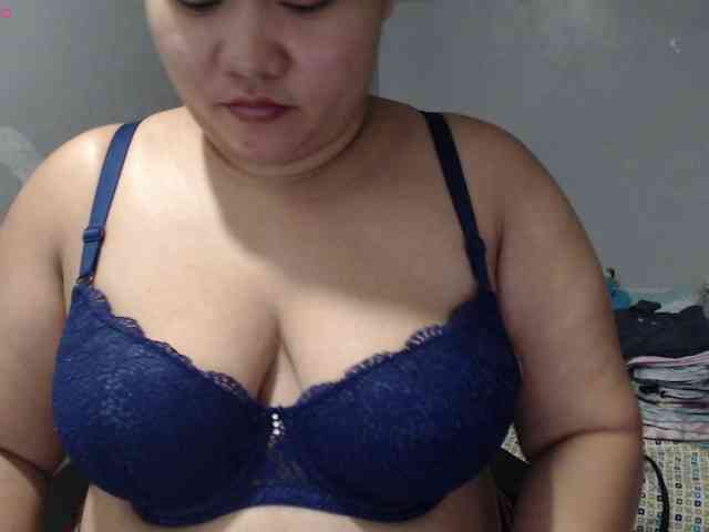 BubbleButtPinay webcam