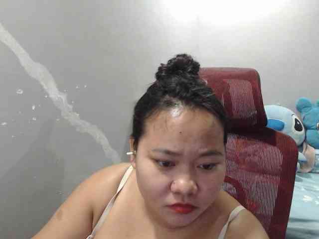 Model: BubbleButtPinay