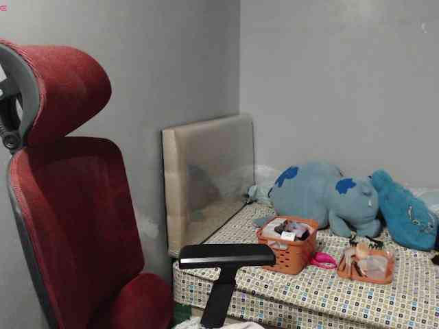 BubbleButtPinay webcam