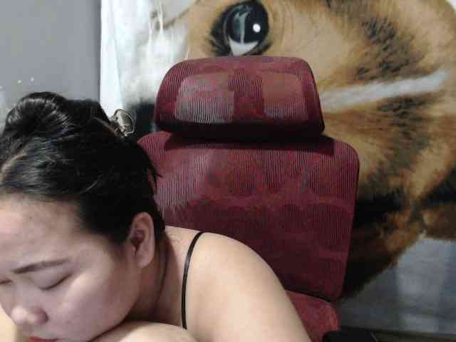 BubbleButtPinay webcam