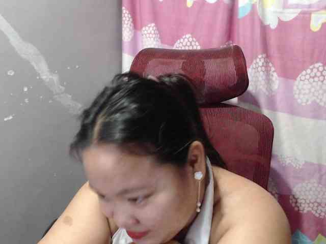 BubbleButtPinay webcam