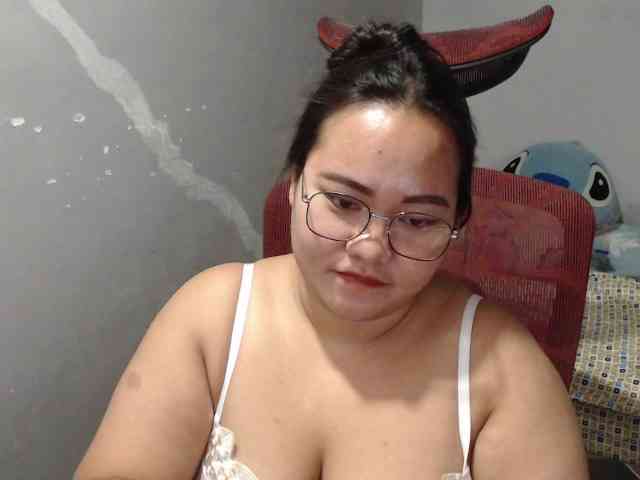 BubbleButtPinay webcam