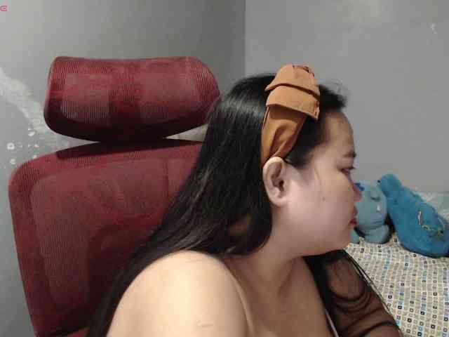 BubbleButtPinay webcam