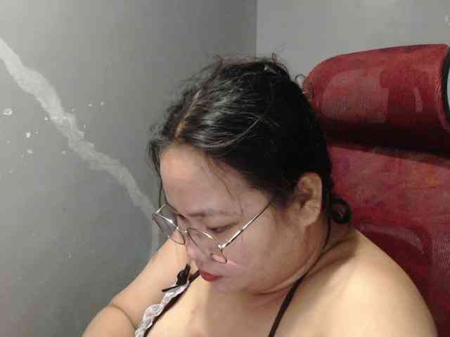 BubbleButtPinay webcam