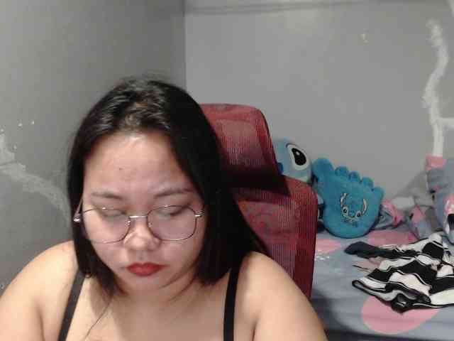 BubbleButtPinay webcam