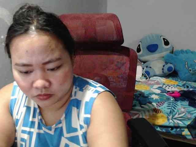 BubbleButtPinay webcam