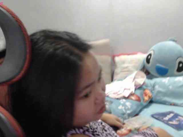 BubbleButtPinay webcam