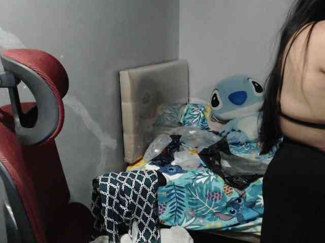 BubbleButtPinay webcam