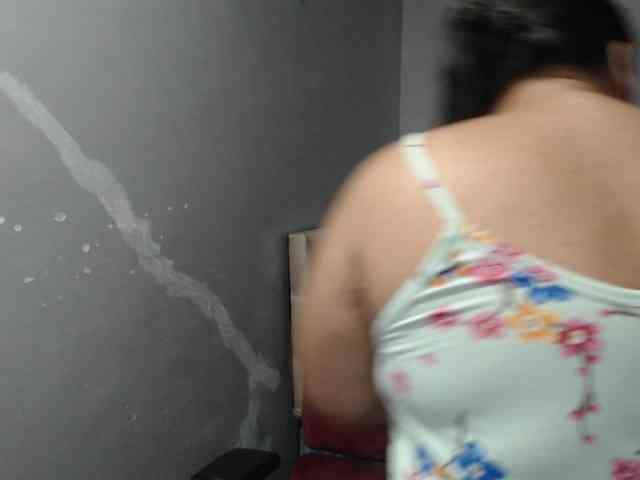 BubbleButtPinay webcam