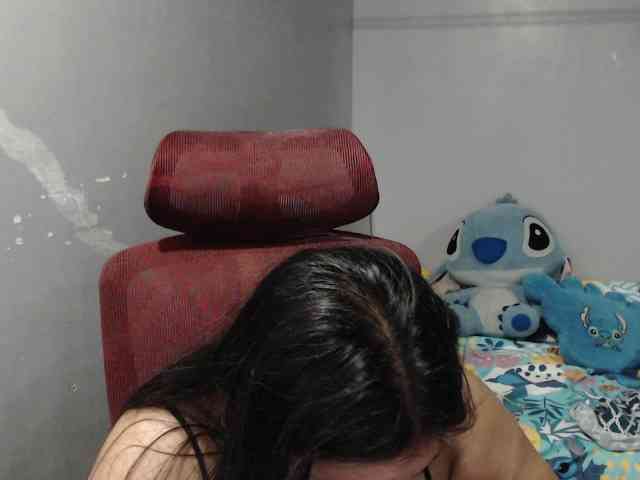 BubbleButtPinay webcam