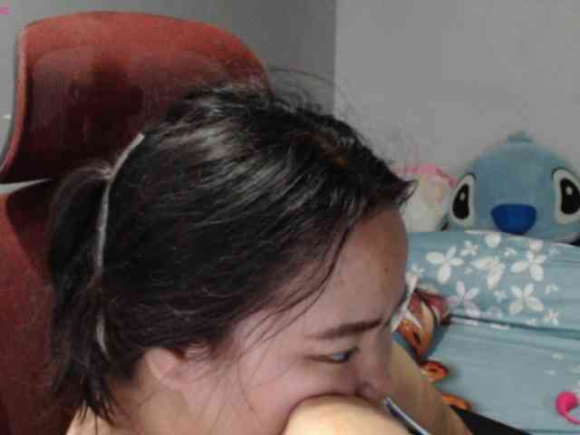 BubbleButtPinay webcam