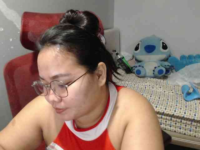 BubbleButtPinay webcam