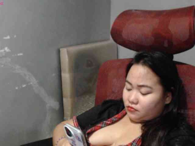 BubbleButtPinay webcam